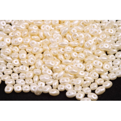 Matubo Superduo 2.5x5mm Pastel Light Cream 02010/25110 | Czech Beads