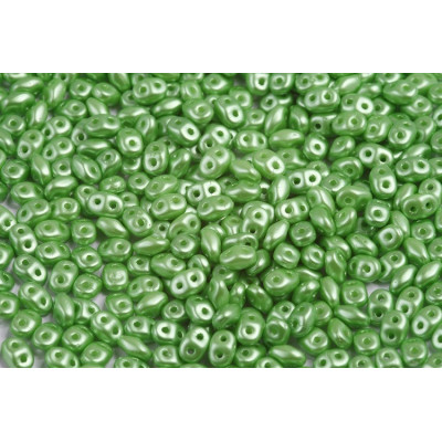 Matubo SuperDuo Beads 2.5x5mm Pastel Peridot 02010/25024 | Czech Glass