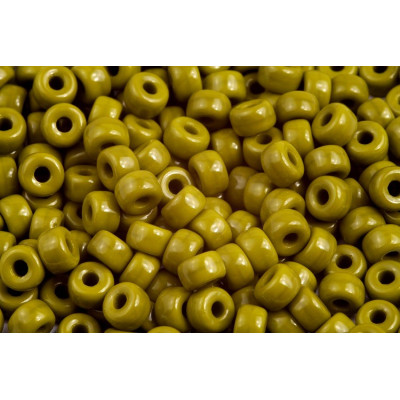 Matubo Round 2/0 Opaque Peridot Green 53410 | Czech Glass Beads