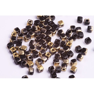Cubix 4x4 mm N. 11 JET AMBER
