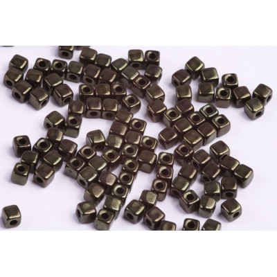 Cubix 4x4 mm N. 14 JET RED LUSTER