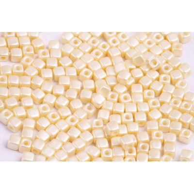 Cubix 4x4 mm N. 23 PASTEL CREAM