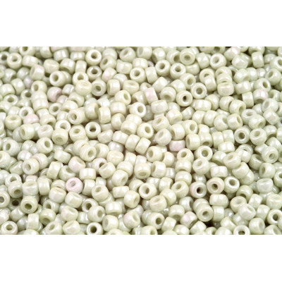 MATUBO ROUND 8/0  N. 261 CHALK LIGHT GREEN LUSTER