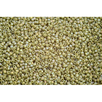 TOHO Round 15/0 Semi Glazed Rainbow Honeydew 2632F | Seed Beads