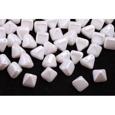 Pyramid Stud Beads 6x6mm N. 42 PASTEL SNOW WHITE
