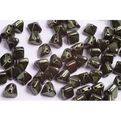 Pyramid Beads N. 115 JET RED LUSTER