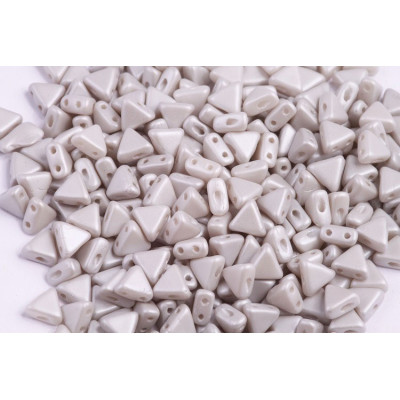 Khéops® par Puca® No. 107 Grey Pearl 29320 | 6mm Triangle Beads