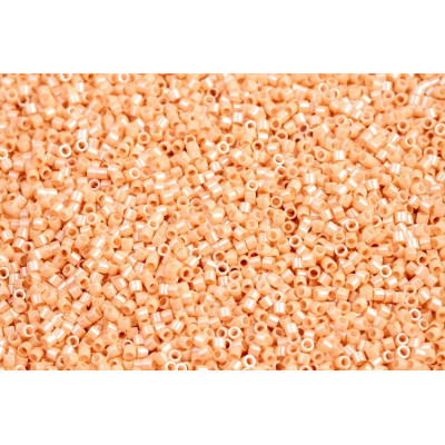 MIYUKI Delica 15/0 N. 352 CEYLON BEIGE