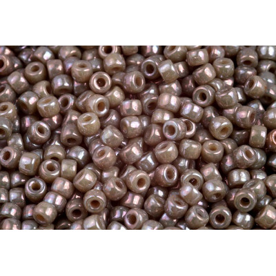 Matubo Round 6/0 Opaque Ivory Nebula 13020/15001 | Czech Beads