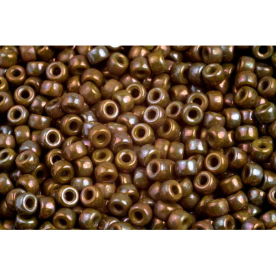 Matubo™ Round 6/0 Beads Opaque Green Nebula 53410/15001 | 4mm