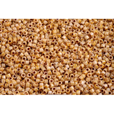 Matubo 10/0 Seed Beads Chalk Orange Glaze 65415 | Czech Glass