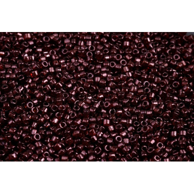 Matubo Seed Beads 10/0 Vega on Ruby 90080-15726 | Czech Glass