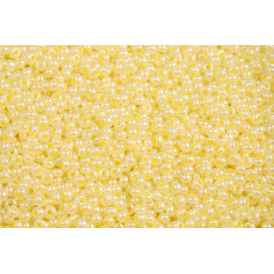 Czech Seed Beads 10/0 Opaque Yellow Rainbow 37185 | Preciosa