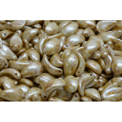 Curved petal beads N. 1704 OPAQUE IVORY SPOTTED