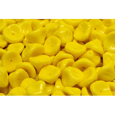 Daylily Flower Beads 10x8mm Limon Yellow 83120 | Czech Glass