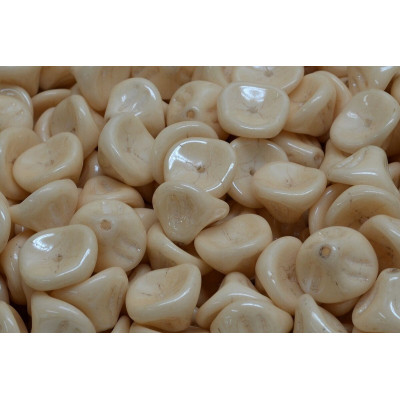 Daylily Flower Beads 10x8mm White Beige 02010/14413 | Rutkovsky