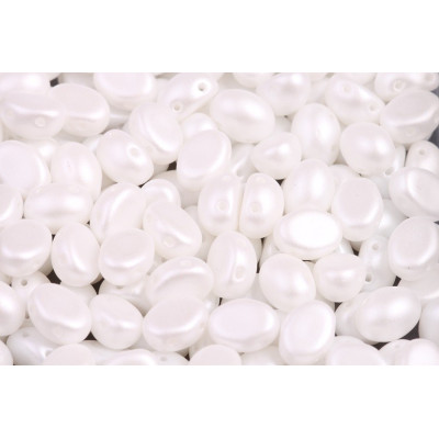 Preciosa Candy™ Oval N. 46 PASTEL SNOW WHITE