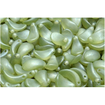 Curved petal beads N. 3474 CRYSTAL GREEN LUSTER MAT