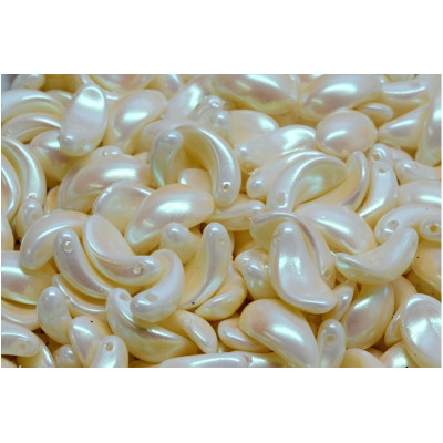 Curved petal beads N. 3476 White
