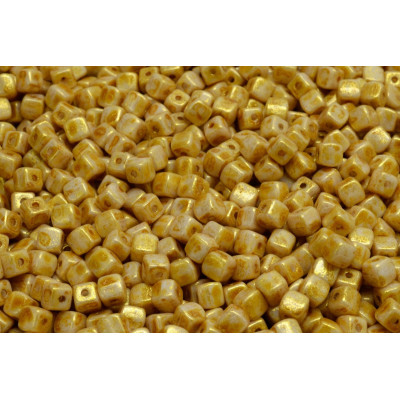 Cube Beads 4x4mm Opaque Beige Spotted 02010-65322 | Rutkovsky