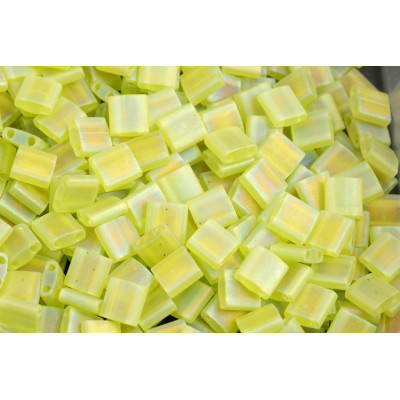MIYUKI TILA N. 402 MATTE TRANSP CHARTREUSE AB