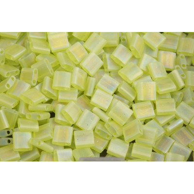 MIYUKI TILA N. 443 Matted Transp Chartreuse AB