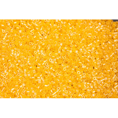 MIYUKI Delica 15/0 N. D4 Opaque Canary Luster