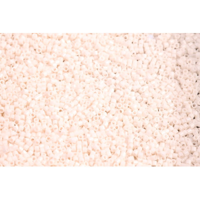 MIYUKI Delica 15/0 N. 393 Opaque Bisque White
