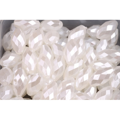 Plastové korálky 112 (13x7 mm)