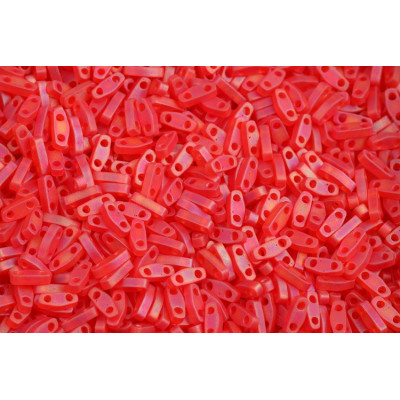 MIYUKI Quarter Tila - No. 3 - Matted Transp Lt.Red AB