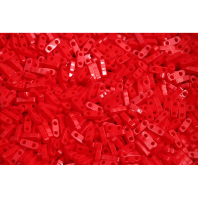 MIYUKI Quarter Tila - No. 14 - Opaque Dark Red