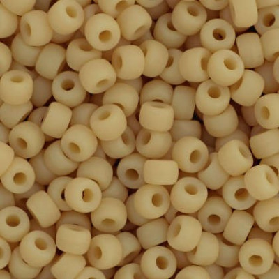 Matubo Round 8/0 Czech Glass Beads Ivory Matte 13020/84110