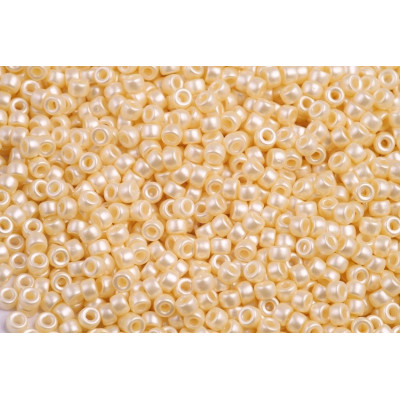 Matubo Round 8/0 Seed Beads Pastel Cream 02010/25039 | Czech Glass