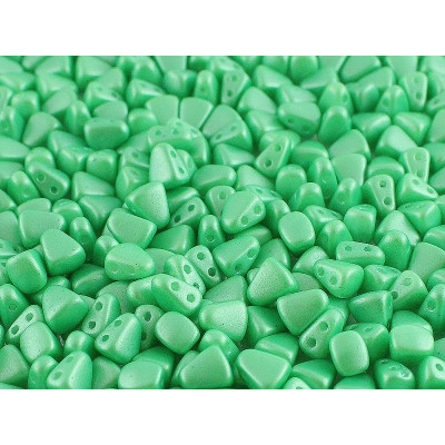 Matubo Nib-Bit 6x5mm Pearl Shine Light Green 02010/24010 | Glass Beads