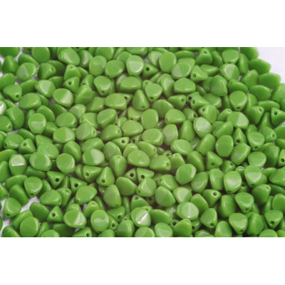 Pinch Beads 5x5mm Opaque Green 185 | Rutkovsky Czech Glass