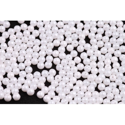 Round Beads 4mm Pearl Shine White 02010/24001 | Rutkovsky Glass