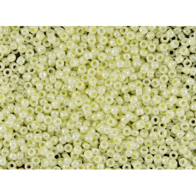 TOHO Round 8/0 Ceylon Banana Cream 142 | Japanese Seed Beads