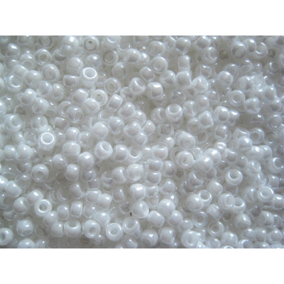 TOHO Round 11/0 Opaque-Lustered White 121 | Japanese Glass Beads