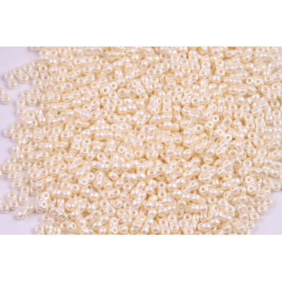 ESTRELA Infinity 4x8 N. 122 PASTEL LIGHT CREAM/OFF WHITE