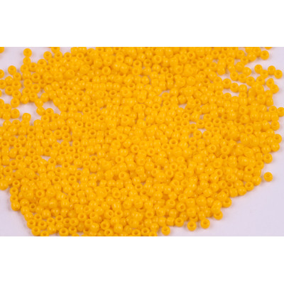 TOHO Round 11/0  N. 64 Opaque Sunshine