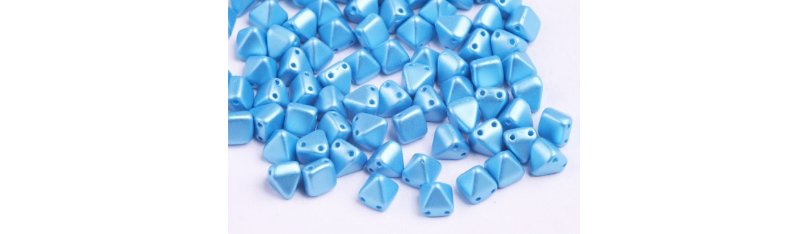 Rutkovský Pyramid Stud Beads 6x6mm