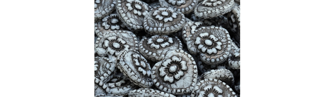 Perles Cœur avec Fleur 17x17 mm | BeadsBohemia