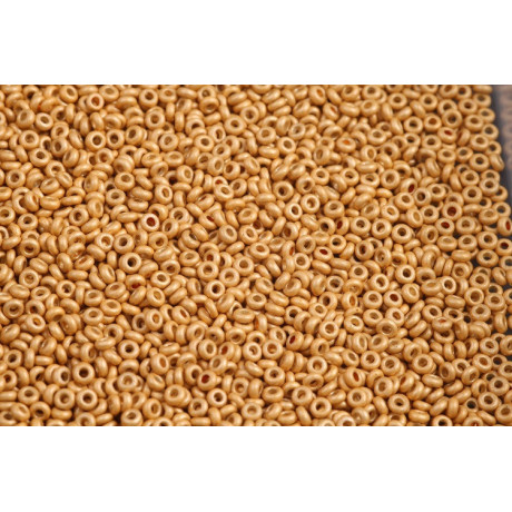 TOHO Demi Round 11/0