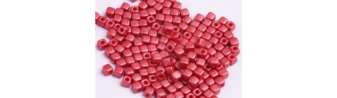 Perlas Cubix 4x4 mm de vidrio checo